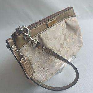 Coach pouch/ wristlet perfect condition